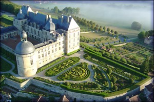 chateau-hautefort