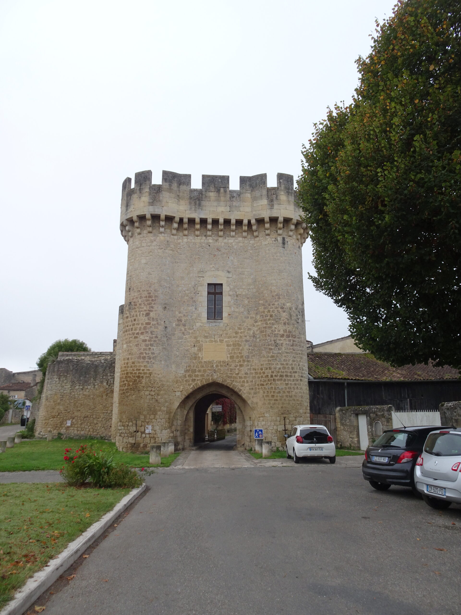 4. DSC06692 porte de lhyan